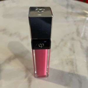 Cle de peau liquid radiant rouge new never used
